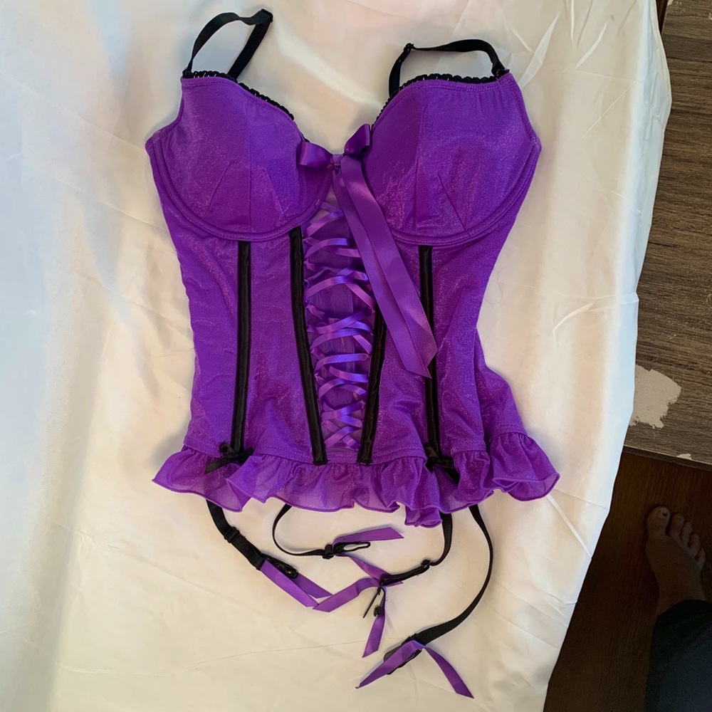 La SENZA Corset / Bustier / Lingerie + Garter belt